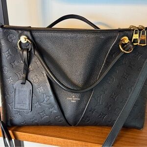 Louis Vuitton V Tote